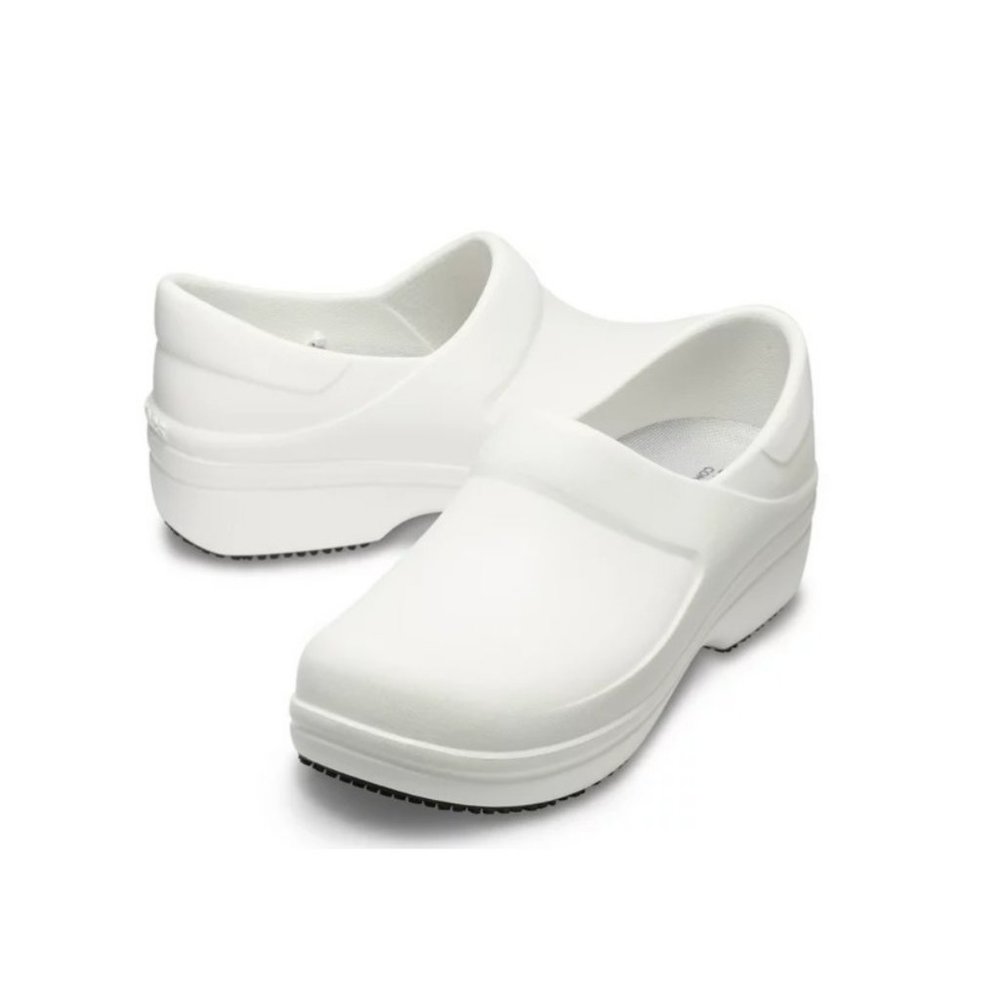 Crocs Women's Slip Resistant Size 9 Neria Pro II Clogs, Nurse Shoes, Work‎ Shoes